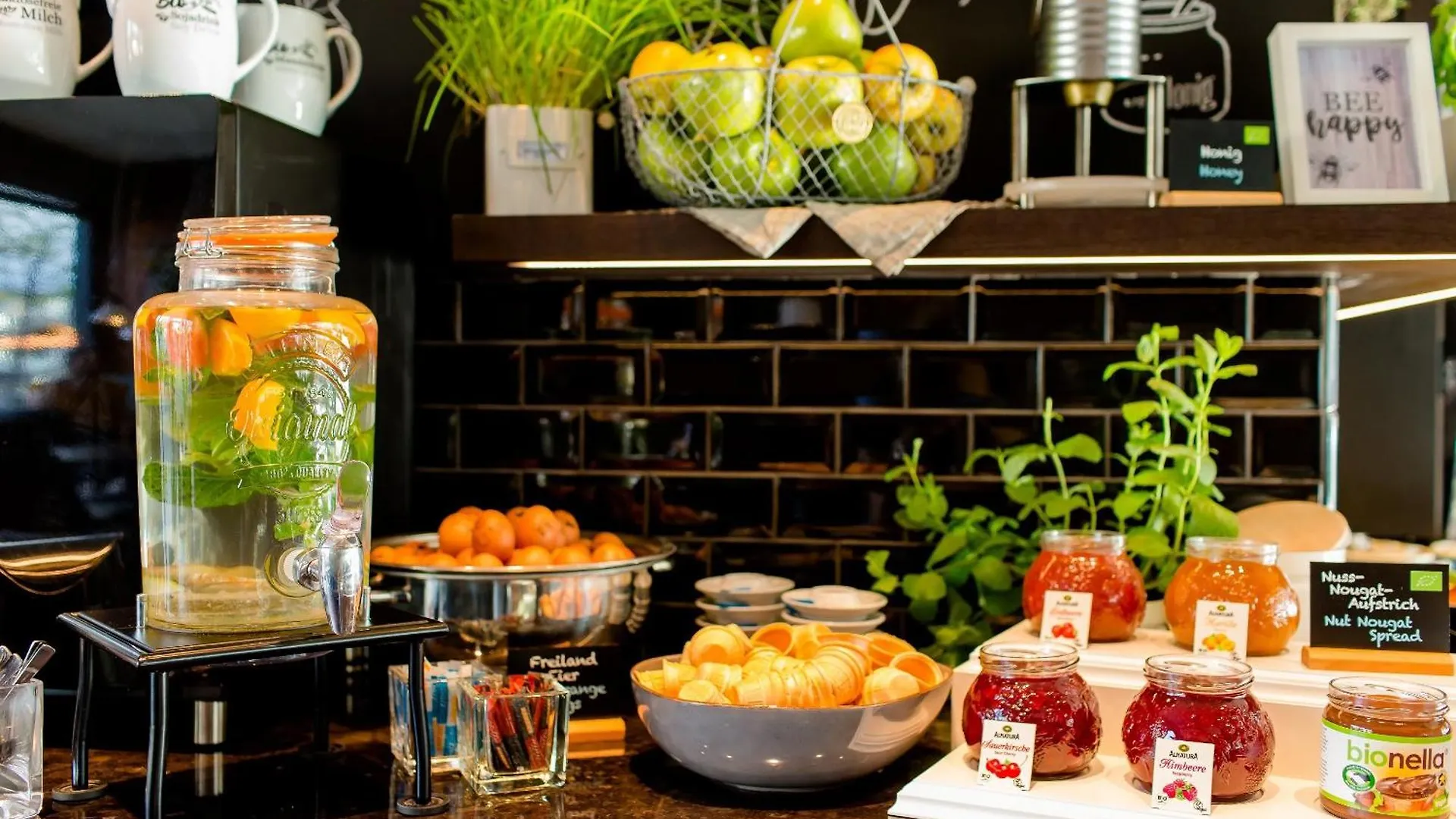 Hotel Motel One Salzburg-Süd