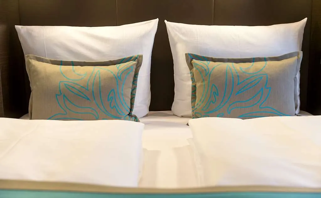 Motel One Salzburg-Sued 3*, Salzburg Austria